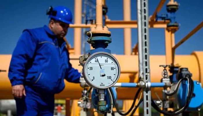 তেল-গ্যাস রপ্তানি করে রাশিয়ার আয় ১০ হাজার কোটি ডলার