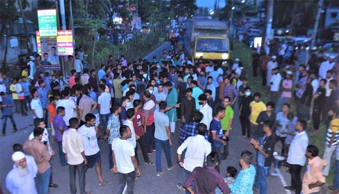 বিশ্ববিদ্যালয় শিক্ষার্থীকে মারধর, ২ ঘণ্টা বন্ধ ঢাকা-কুয়াকাটা মহাসড়ক