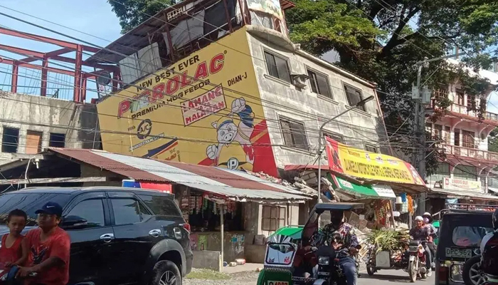 ফিলিপাইনে ৭.৩ মাত্রার শক্তিশালী ভূমিকম্প, ব্যাপক ক্ষয়ক্ষতির শঙ্কা