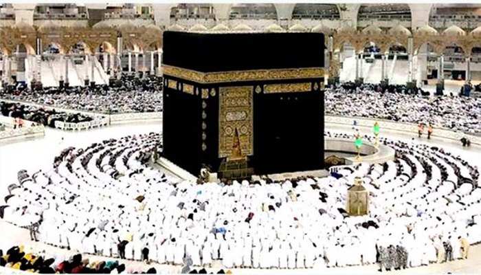 সৌদি আরবে রীতি ভেঙে কাবা শরীফের গিলাফ পরিবর্তন আজ