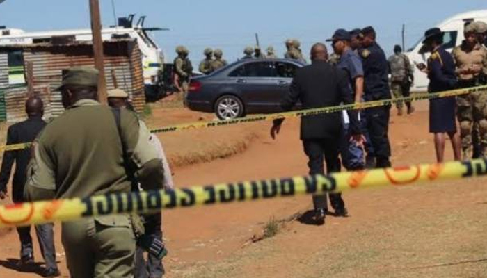 শুটিং সেটে বন্দুক ঠেকিয়ে ৮ মডেলকে ধর্ষণ