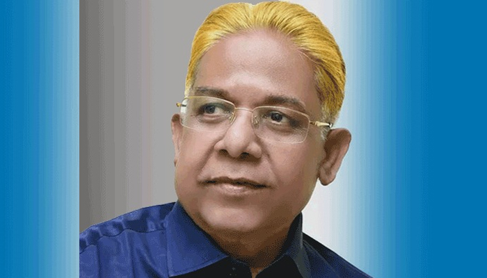 শপথ নিলেন কুমিল্লা সিটি মেয়র রিফাত