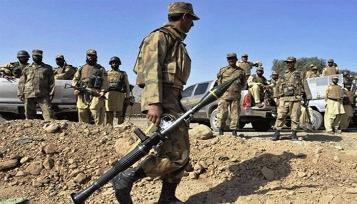 পাকিস্তানে সেনা চৌকিতে হামলা, নিহত ২