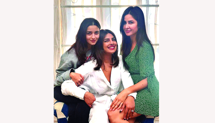 এক  সিনেমায়  তিন  বান্ধবী!