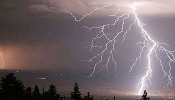 ভারতে বজ্রপাত ও বসতবাড়ি ধসে নিহত ৩৬