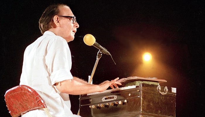 আজ কিংবদন্তি সুরস্রষ্টা হেমন্ত মুখোপাধ্যায়ের প্রয়াণ দিবস