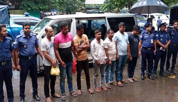 পুলিশসহ ৮ জন গ্রেপ্তার, ডাকাতির ৫১ ভরি স্বর্ণ উদ্ধার