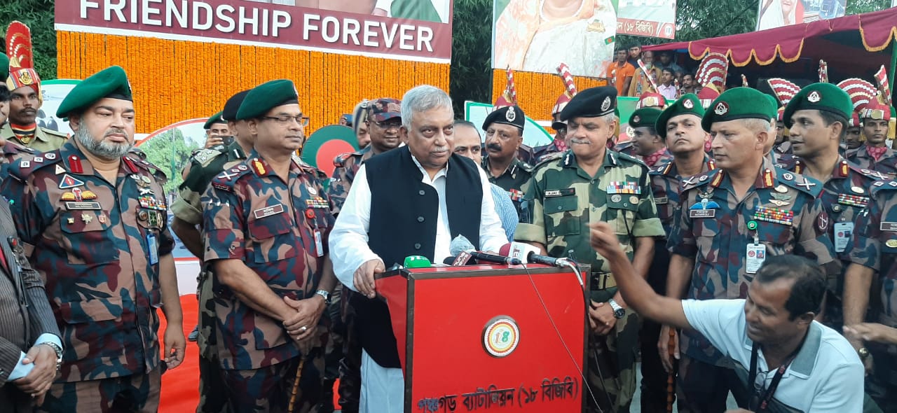 বিজিবি-বিএসএফ জয়েন্ট রিট্রিট প্যারেডের দর্শক গ্যালারির উদ্বোধন