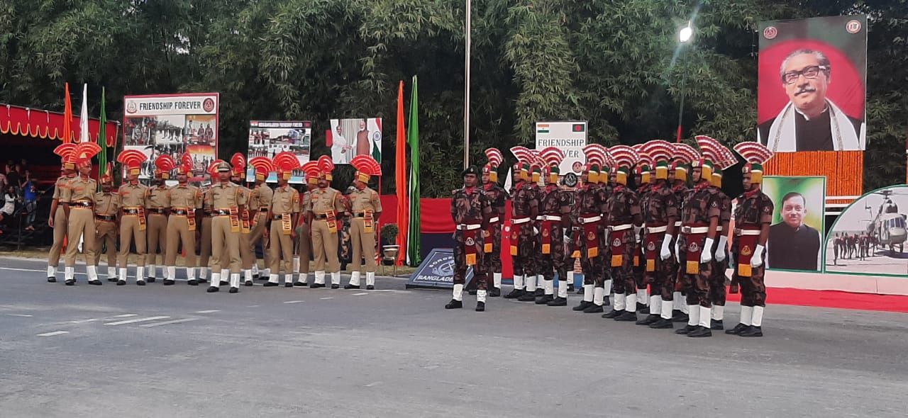 বিজিবি-বিএসএফ জয়েন্ট রিট্রিট প্যারেডের দর্শক গ্যালারির উদ্বোধন