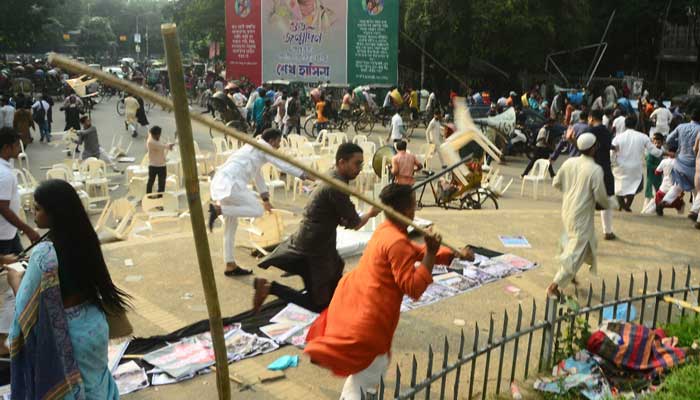 আবরারের স্মরণসভায় ছাত্রলীগের হামলা, আহত ১৩