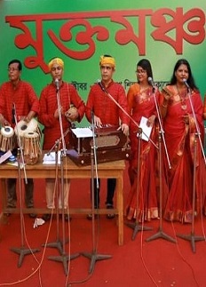 আকাশজুড়ে মেঘ তবু ছন্দে মেতেছে সংস্কৃতিপ্রেমীরা