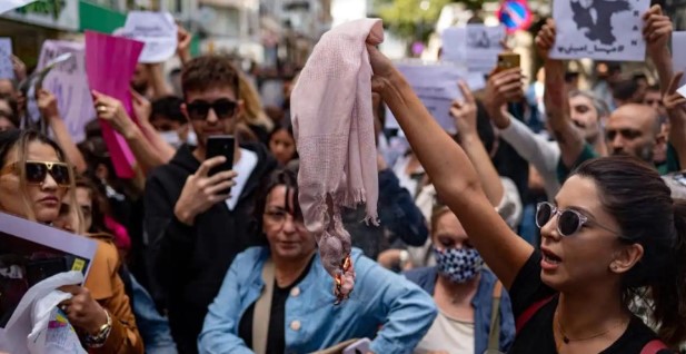 দাঙ্গার জন্য যুক্তরাষ্ট্র-ইসরায়েলকে দায়ী করলেন খামেনি