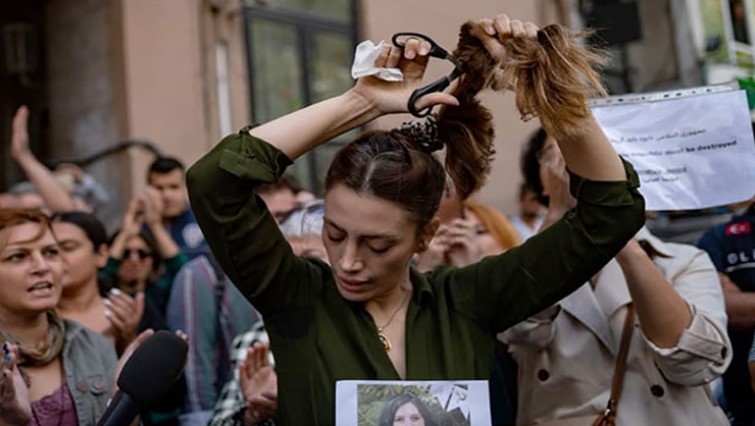 দাঙ্গার জন্য যুক্তরাষ্ট্র-ইসরায়েলকে দায়ী করলেন খামেনি