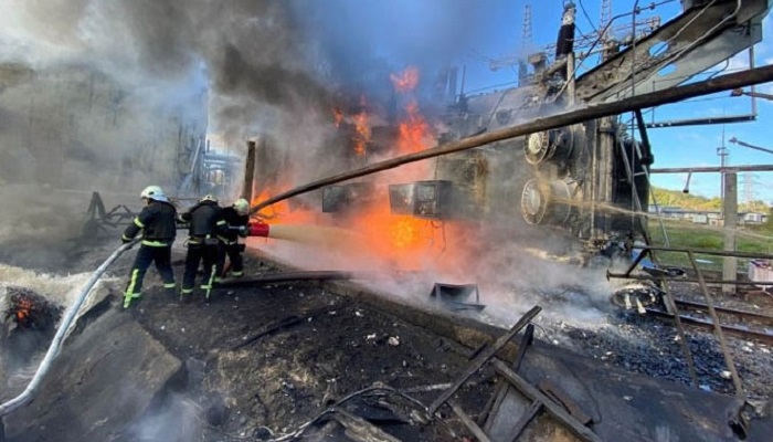 ইউক্রেনের বিদ্যুৎকেন্দ্রে রুশ ক্ষেপণাস্ত্র হামলা