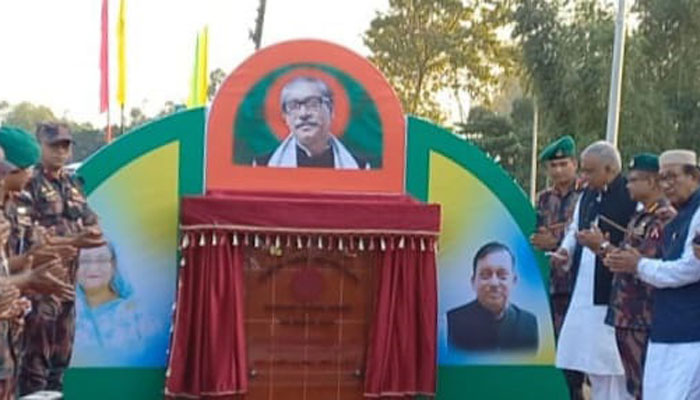 বিজিবি-বিএসএফ জয়েন্ট রিট্রিট প্যারেডের দর্শক গ্যালারির উদ্বোধন