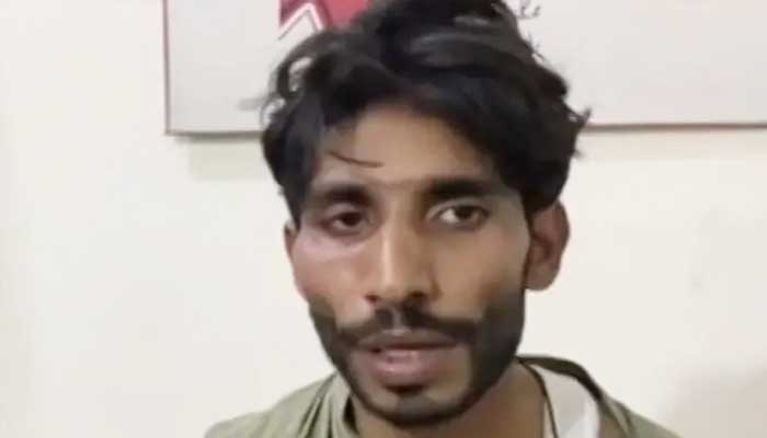 ইমরানকে একে-৪৭ দিয়ে গুলি করে  হামলাকারী (ভিডিও)