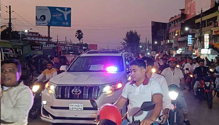ছাত্রলীগের মহড়ায় থমথমে বরিশাল