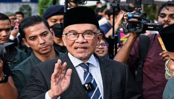 বেতন নেবেন না মালয়েশিয়ার প্রধানমন্ত্রী