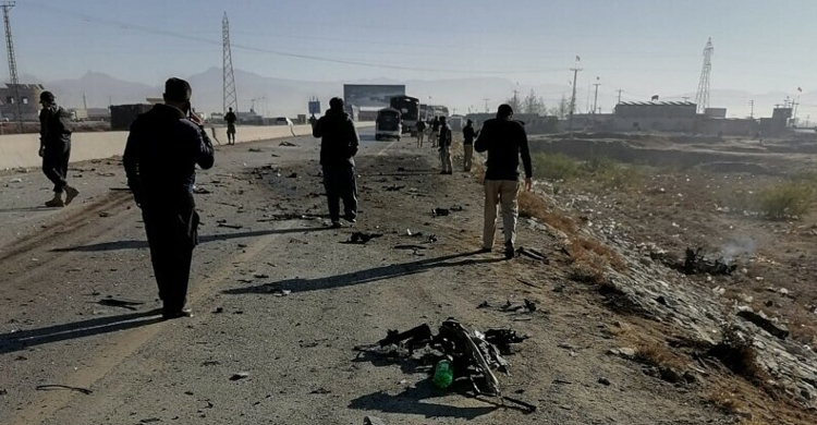 পাকিস্তানে আত্মঘাতী বোমা হামলা, নিহত ৩