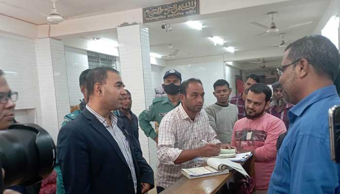 আদা-রসুনের আড়তে ভোক্তা অধিদপ্তরের অভিযান