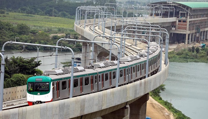 চালু হলো পল্লবী স্টেশন, থামছে মেট্রোরেল