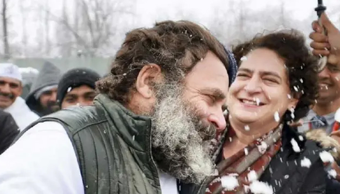 তুষার নিয়ে খেললেন রাহুল-প্রিয়াঙ্কা