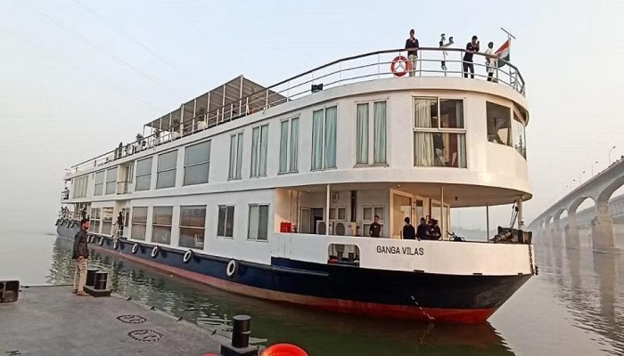 প্রমোদতরি গঙ্গা বিলাস পর্যটক নিয়ে মোংলায়
