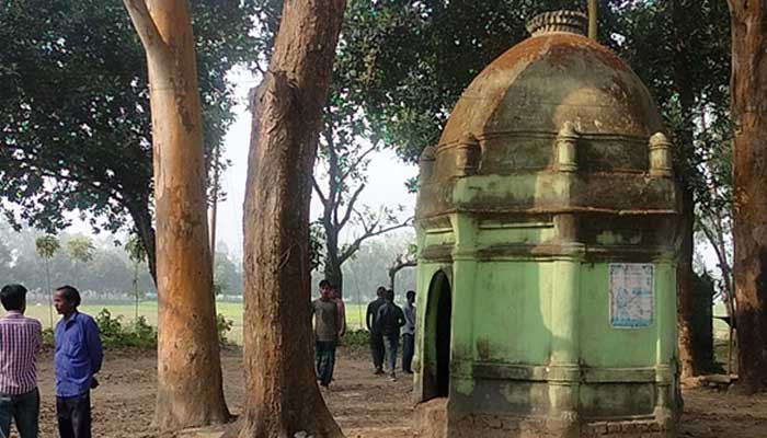 ঠাকুরগাঁওয়ে এক রাতে ১৪ মন্দিরের প্রতিমা ভাঙচুর