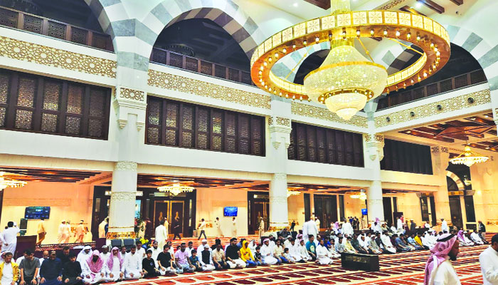 মক্কা নগরীতে আলো ঝলমলে অভিজাত এলাকা ‘আজিজিয়া’