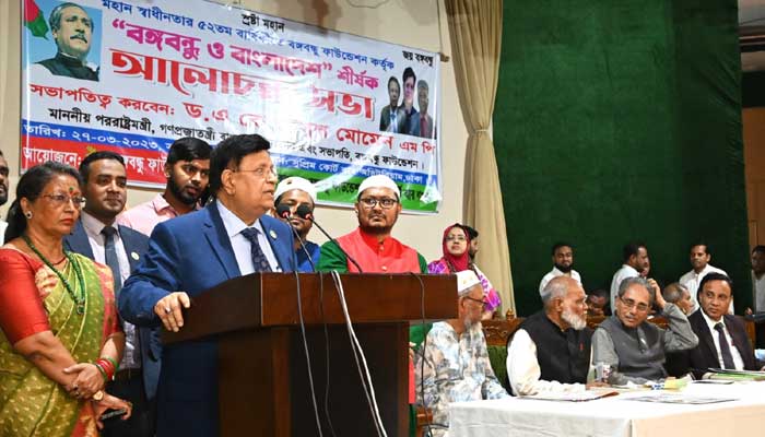 বিদেশিদের কাছে অপপ্রচারের বিরুদ্ধে সোচ্চার থাকতে হবে