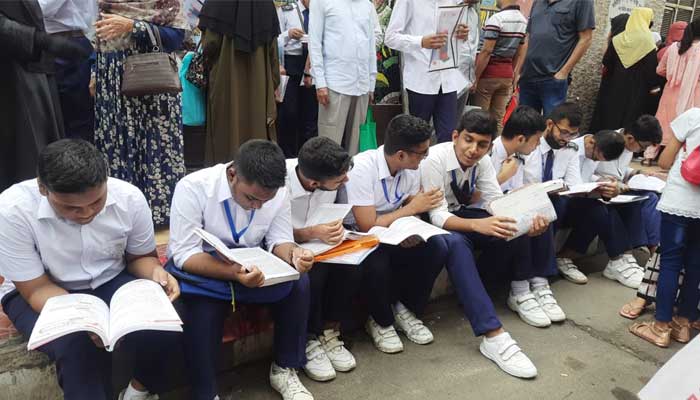 এসএসসি পরীক্ষা: রিভিশন দিচ্ছে পরীক্ষার্থীরা