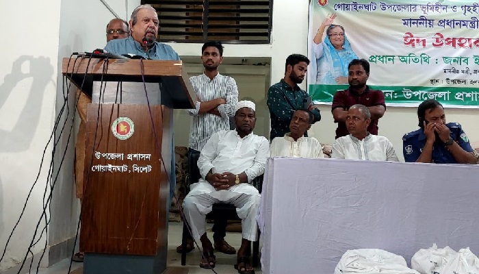 বঙ্গবন্ধুর স্বপ্নের সোনার বাংলার বাস্তবায়ন করছেন প্রধানমন্ত্রী