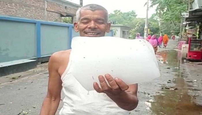 রাজবাড়ীতে পড়লো ৫ কেজি শিলা