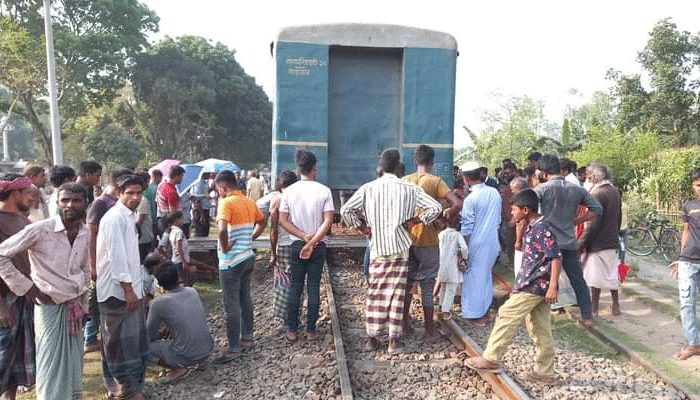 লালমনিরহাটের সঙ্গে সারাদেশের ট্রেন চলাচল বন্ধ