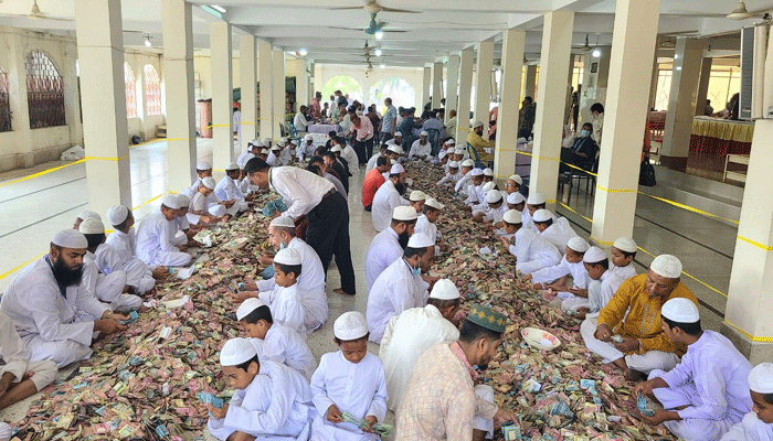 পাগলা মসজিদের দানবাক্সে টাকা উত্তোলনের রেকর্ড