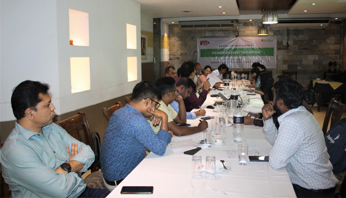 নিম্ন আয়ের মানুষের উপর পরোক্ষ কর হ্রাসের আহ্বান