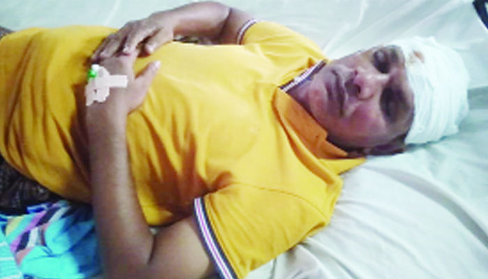খুলনায় ভোরের কাগজ সাংবাদিকের ওপর সন্ত্রাসী হামলা