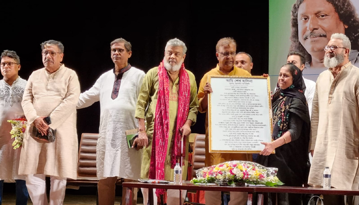 ফকির আলমগীরের গান হৃদয়কে স্পর্শ করেছে