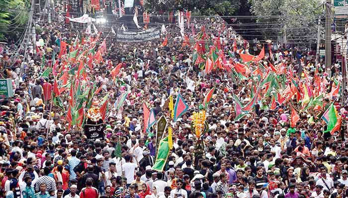 রাজধানীতে তাজিয়া মিছিলে হাজারো মানুষ