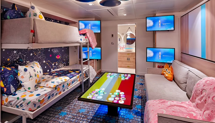 বিশ্বের সবচেয়ে বড় ক্রুজ জাহাজের যাত্রা শুরু কবে