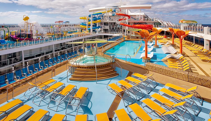 বিশ্বের সবচেয়ে বড় ক্রুজ জাহাজের যাত্রা শুরু কবে
