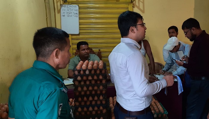 ডিম নিয়ে কারসাজি: চট্টগ্রামে ব্যবসায়ীকে জরিমানা
