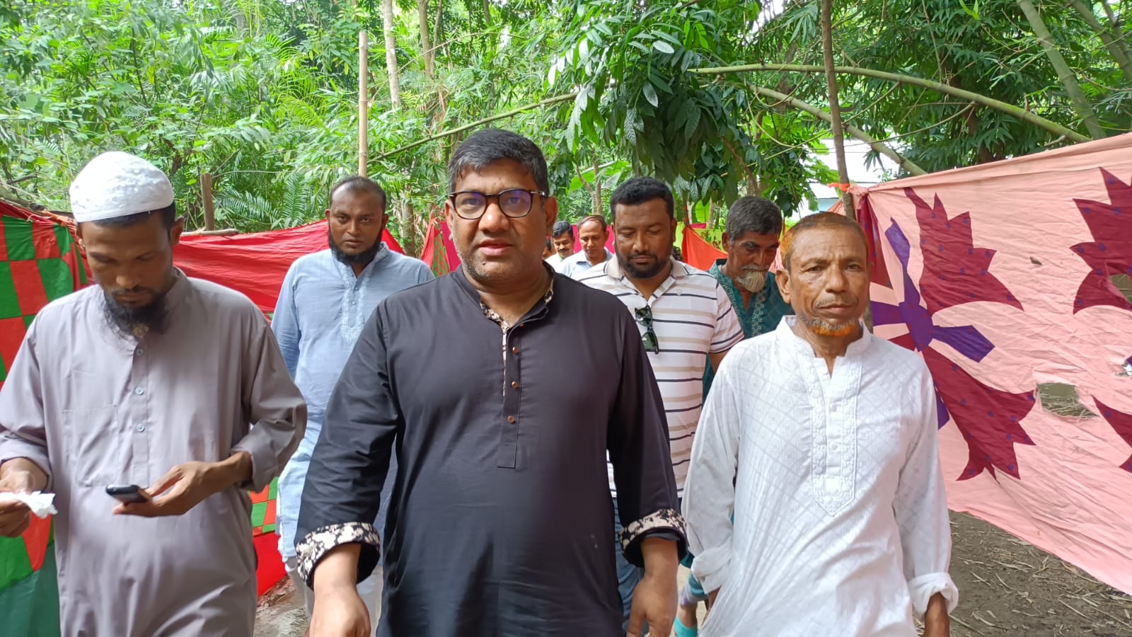 বঙ্গকন্যার সাড়ে ১৪ বছরে অভূতপূর্ব উন্নয়নের প্রচার করছেন দোলন