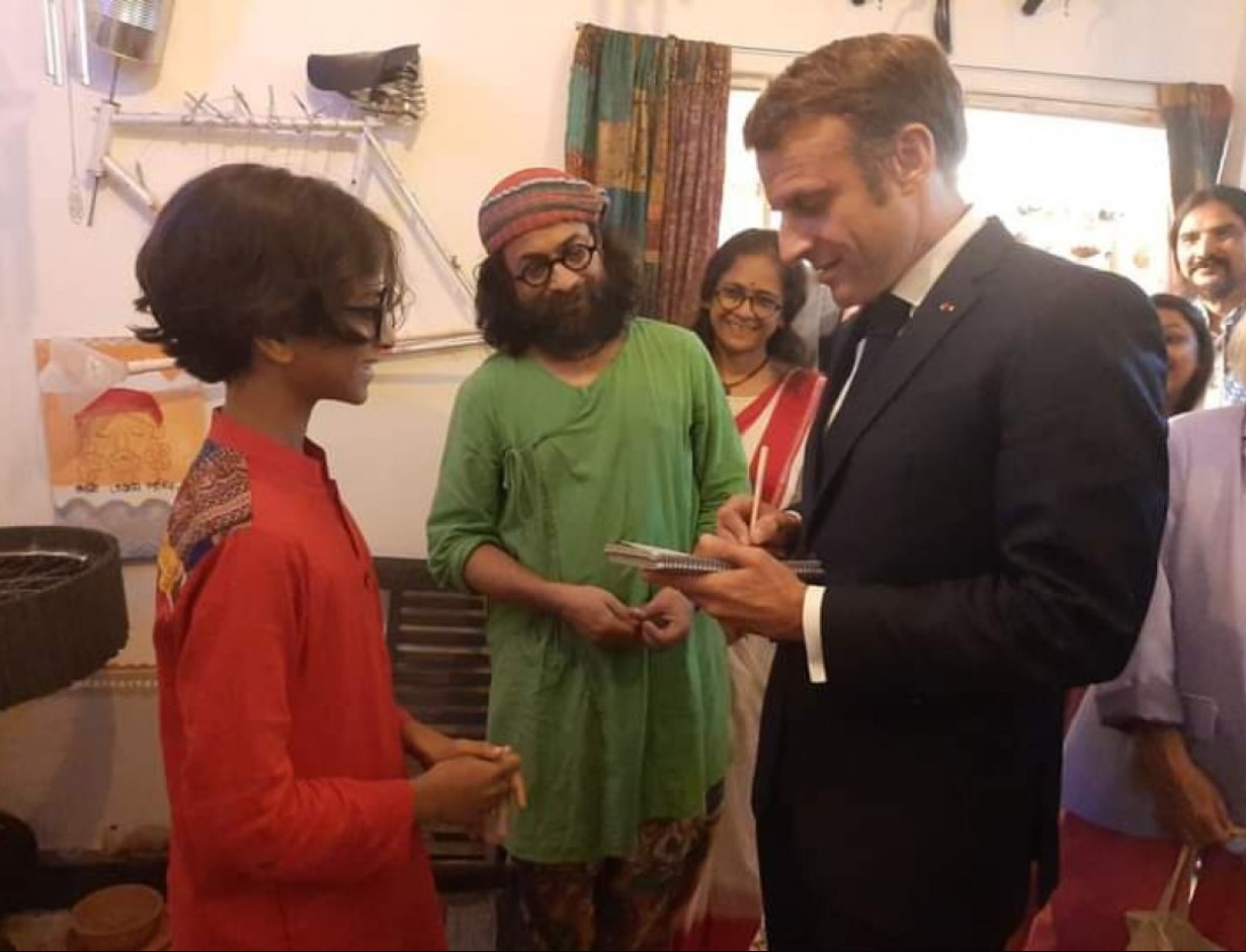 রাহুল আনন্দের বাসায় ম্যাক্রোঁর ১ ঘণ্টা ৪০ মিনিট (ভিডিও)