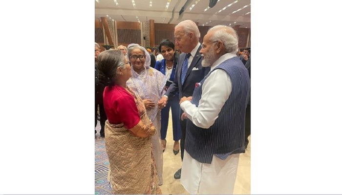 ভারতের রাষ্ট্রপতির নৈশভোজে বঙ্গবন্ধুর দুই কন্যা