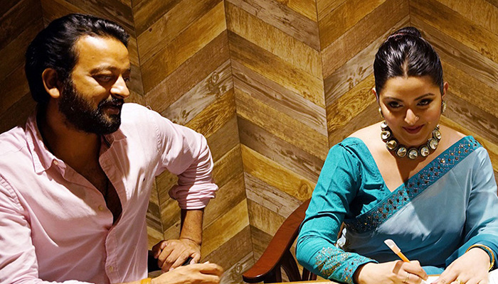 এবার সাইমনের সঙ্গে জুটি বাঁধলেন পরীমণি