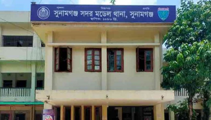 রাঙ্গাবালীতে খাসজ‌মি দখল ক‌রে ব্যবসা প্রতিষ্ঠান নির্মান