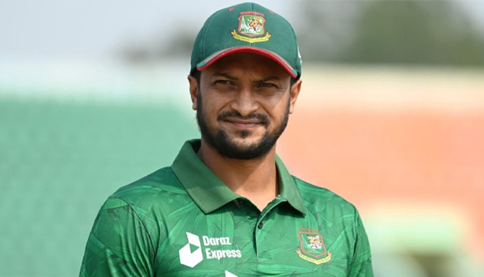 সাকিবের সঙ্গে দূরত্ব বাড়ছে কোচের!