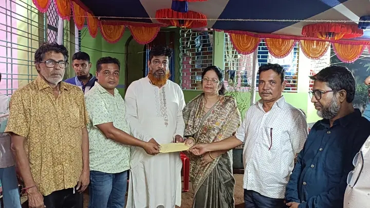 আলফাডাঙ্গায় পূজামণ্ডপ পরিদর্শন করলেন পৌর মেয়র আলী আকসাদ ঝন্টু