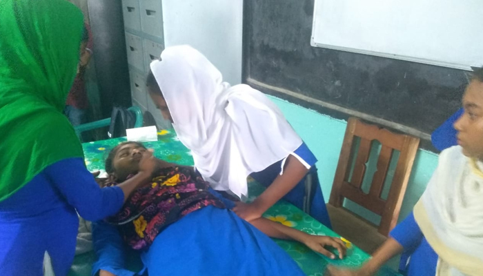 রাঙ্গাবালী‌তে স্কুলে বজ্রপাত, শিক্ষকসহ ১৩ শিক্ষার্থী আহত